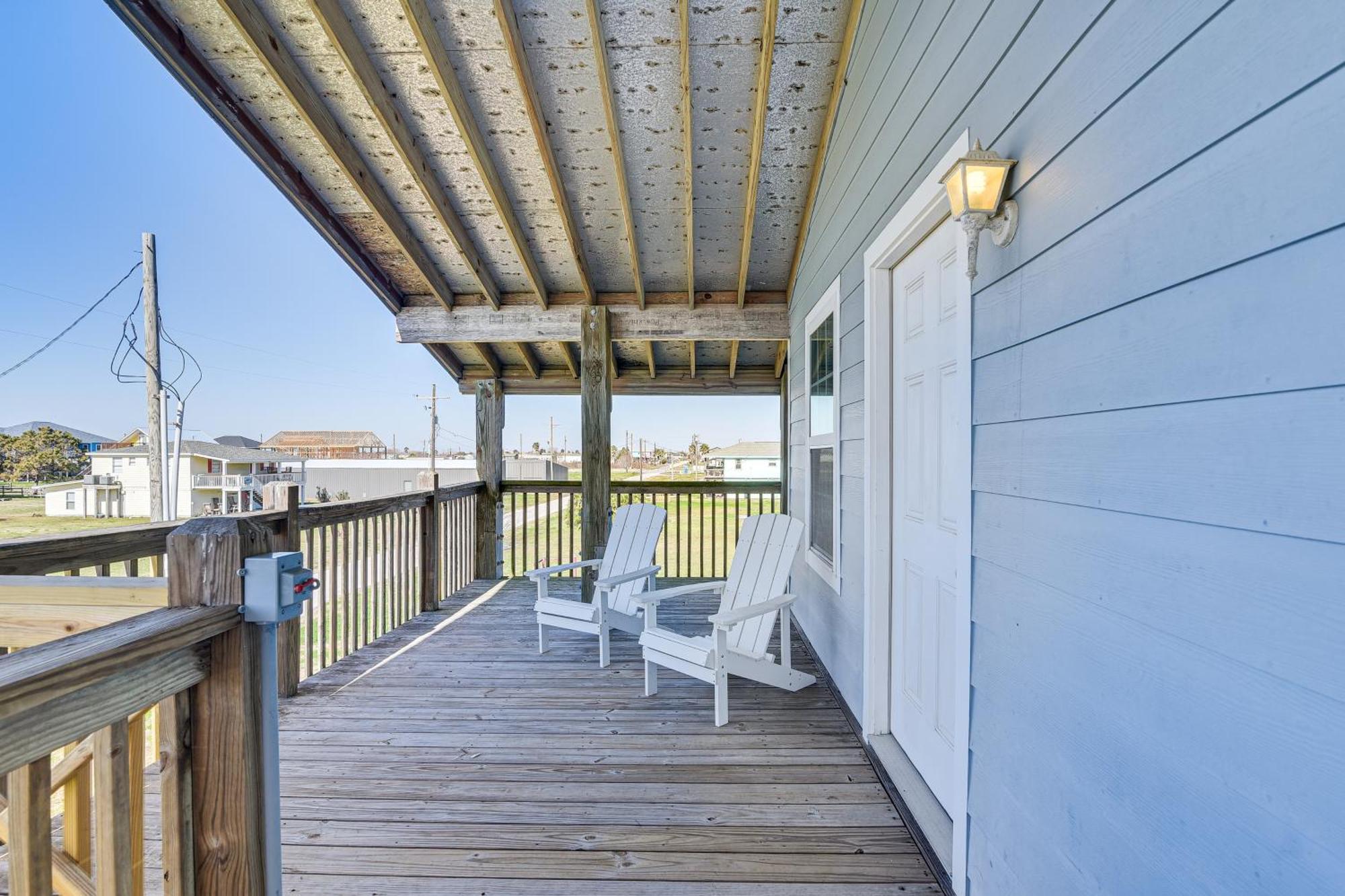 Crystal Beach Home With 2 Grills Walk To Shore! Exterior photo